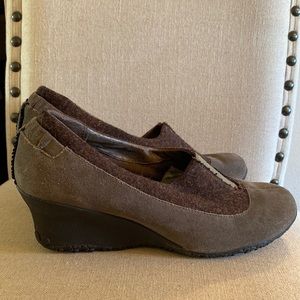Merrell Tulip Wool Vibram Wedges Suede Grey Taupe Size 10.5